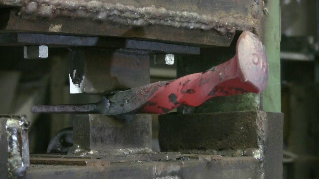 Forging A Railroad Spike Coat Hook by Bill Gilmour (4 years ago)