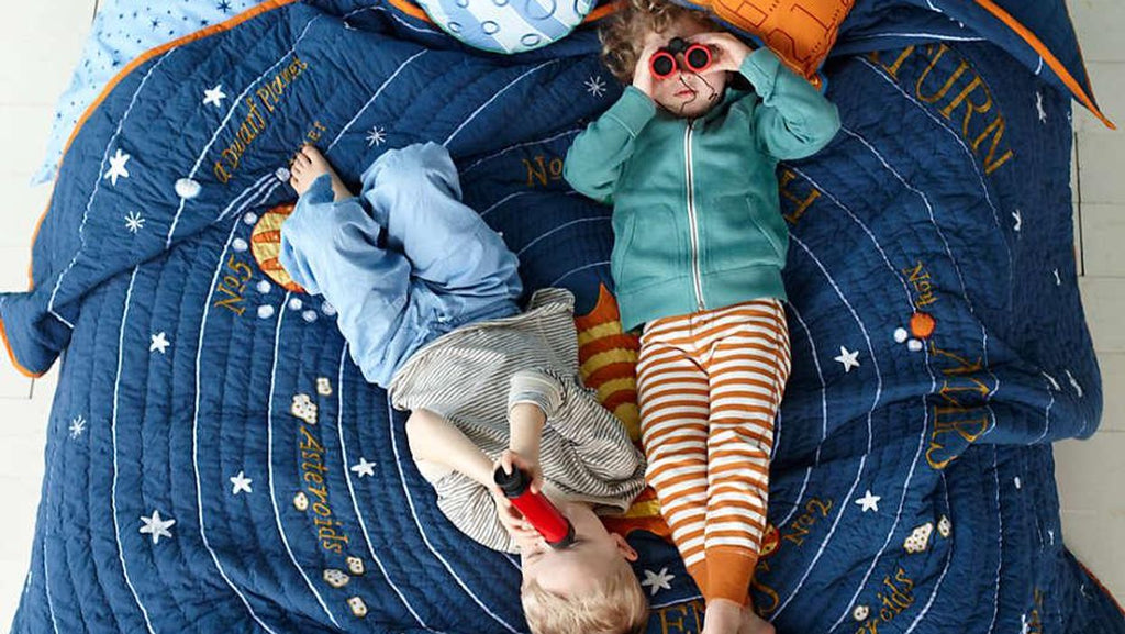 26 space-themed items for the ultimate kids’ room