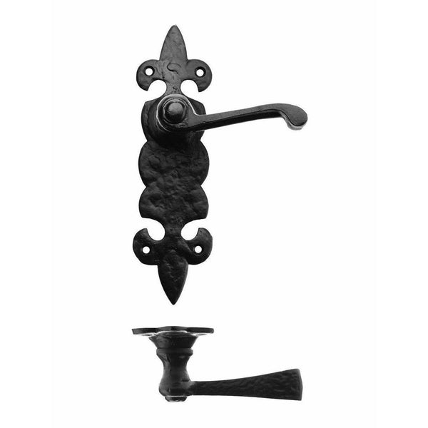 Cast Iron Lever Door Handle On Fleur De Lys Backplate · 7132 ·